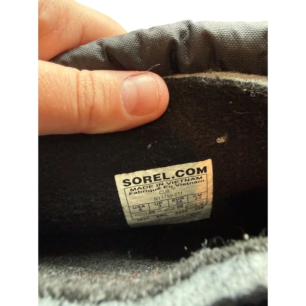 Sorel Cub Snow Boots Kids 4 Black Waterproof Insulated Winter NY1799-011
